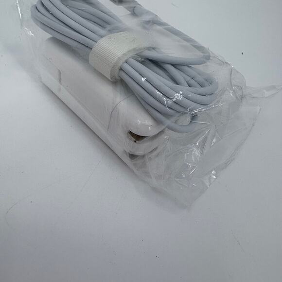 Mac Book Pro Charger - Picture 3 of 6
